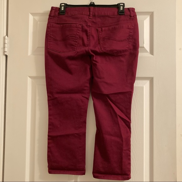 FIRM PRICE! So Cropped Burgundy Jeans - Picture 4 of 6